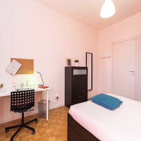 Private room for rent for €965 per month in Milan, Viale Tibaldi