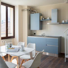 Appartamento for rent for 1.550 € per month in San Siro, Via Lario
