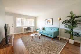 Appartement te huur voor $3,475 per maand in Santa Clara, Scott Blvd