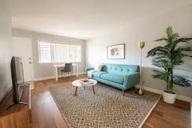 Apartment for rent for €2,393 per month in Santa Clara, Scott Blvd