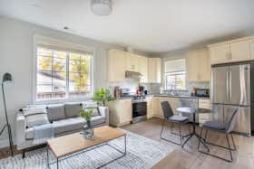 Appartamento in affitto a $4,696 al mese a San Jose, E Hedding St