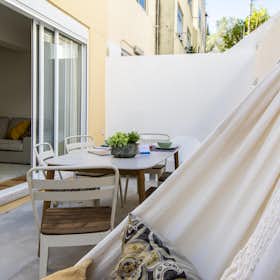 Apartment for rent for €2,678 per month in Oeiras, Rua Bernardino de Oliveira