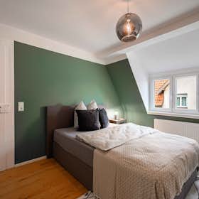 私人房间 正在以 €725 的月租出租，其位于 Stuttgart, Stubaier Straße