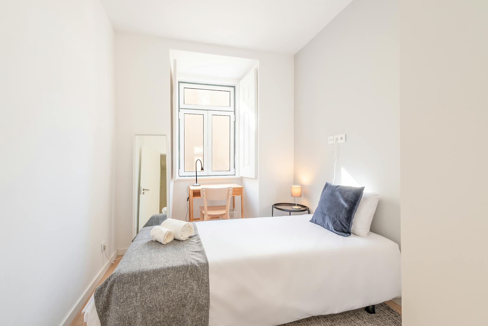 Escadinhas da Saúde, Lisbon preview