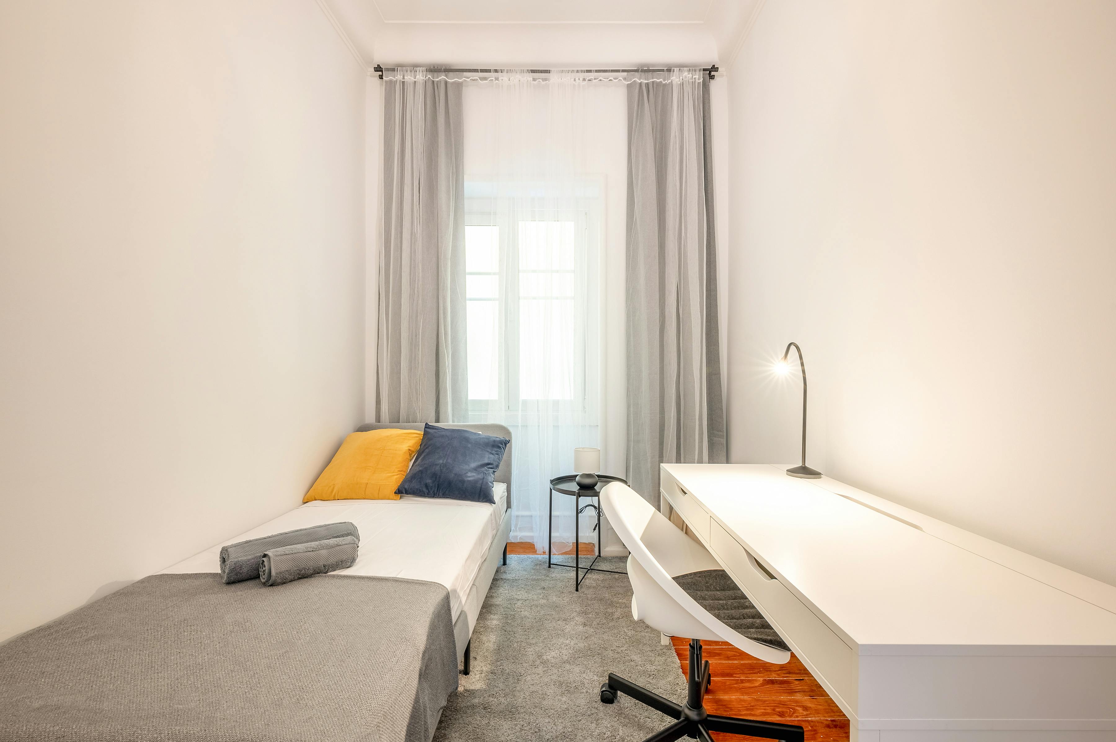 Private room for rent for €615 per month in Lisbon, Rua Padre António Vieira