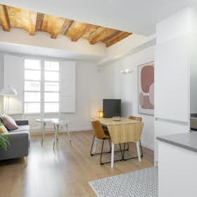 Apartment for rent for €1,495 per month in Barcelona, Carrer del Príncep de Viana