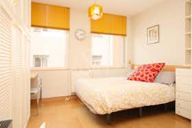 Apartment for rent for €725 per month in Madrid, Calle del Doctor Salgado