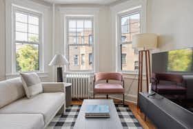 Appartement te huur voor $3,415 per maand in Boston, Strathmore Rd