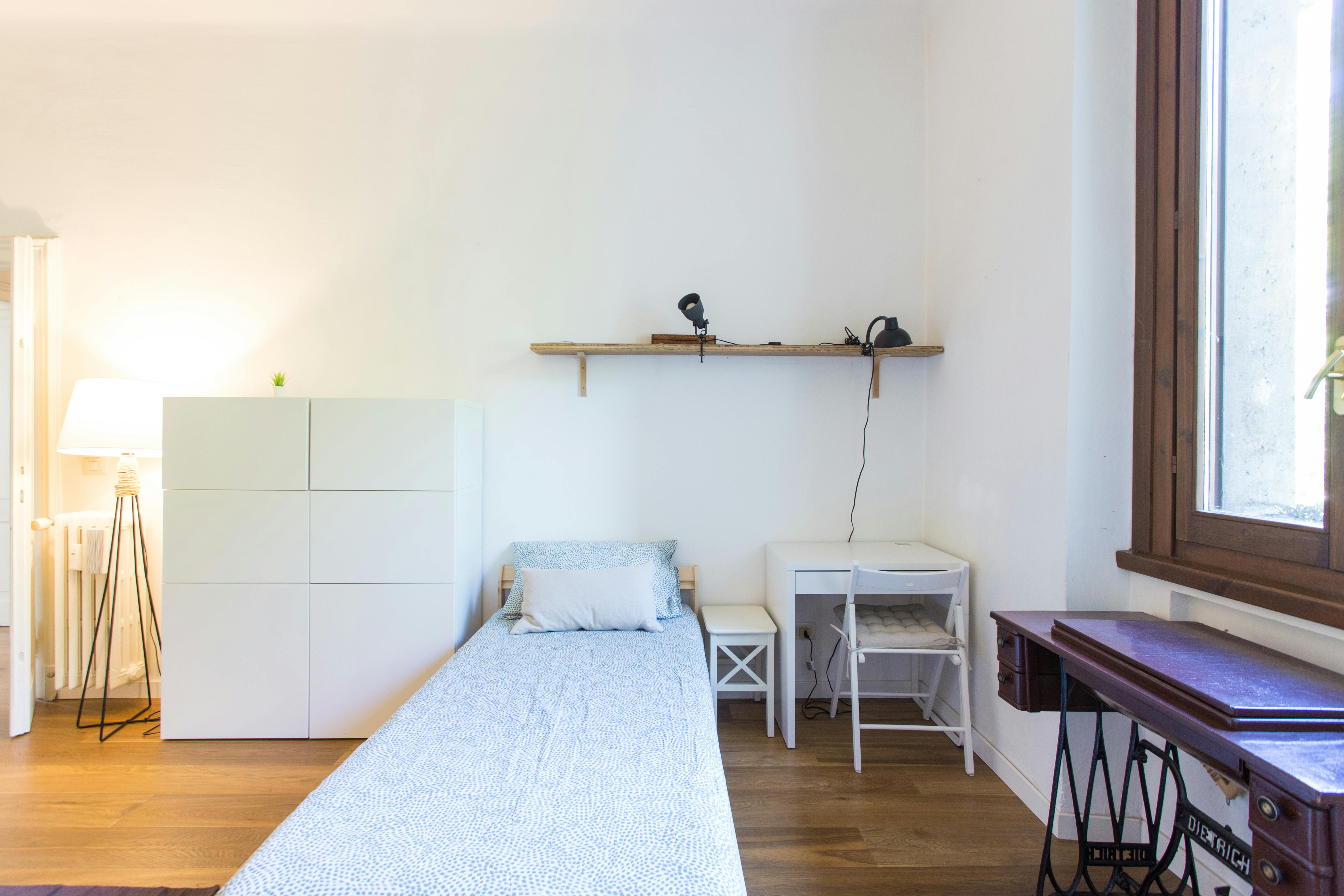 Double room Milan, 1 bed, 22m² — photo 1