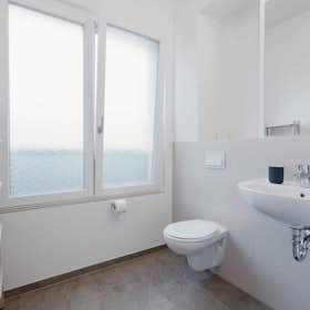 Private room for rent for €820 per month in Berlin, Klara-Franke-Straße