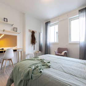 WG-Zimmer zu mieten für 720 € pro Monat in Padova, Via Ospedale Civile