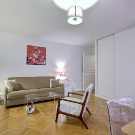 Studio for rent for €1,696 per month in Paris, Rue du Commandant Lamy