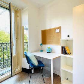 Private room for rent for €675 per month in Madrid, Plaza de Santa Ana