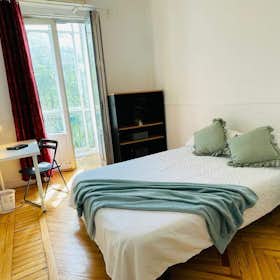 Private room for rent for €710 per month in Madrid, Calle de Ferraz