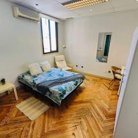 Private room for rent for €749 per month in Madrid, Calle de Alberto Aguilera