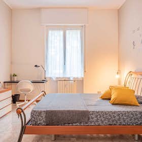 Private room for rent for €621 per month in Milan, Via Broni
