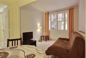 Apartment for rent for €1,508 per month in Paris, Rue de Musset