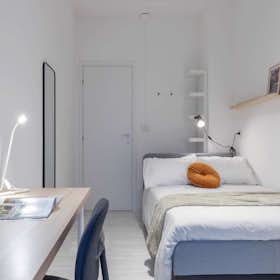 Pokój prywatny do wynajęcia za 480 € miesięcznie w mieście Turin, Via Breglio