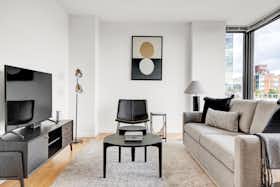 Appartement te huur voor $3,382 per maand in Long Island City, 48th Ave
