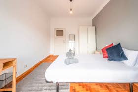 Private room for rent for €500 per month in Lisbon, Alameda das Linhas de Torres