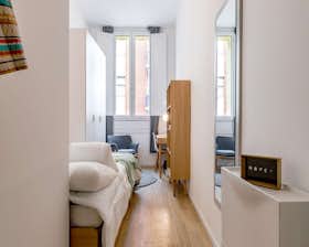 私人房间 正在以 €505 的月租出租，其位于 Turin, Via Carlo Pedrotti