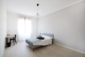 Private room for rent for €500 per month in Modena, Via Giuseppe Soli