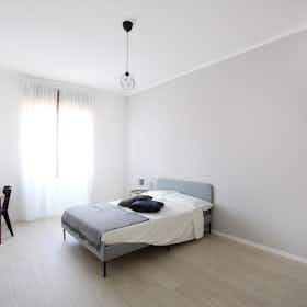 Отдельная комната сдается в аренду за 500 € в месяц в Modena, Via Giuseppe Soli