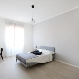 Privé kamer te huur voor € 550 per maand in Modena, Via Giuseppe Soli