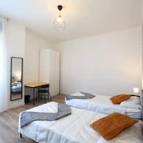 Pokój współdzielony do wynajęcia za 300 € miesięcznie w mieście Modena, Via Giuseppe Soli