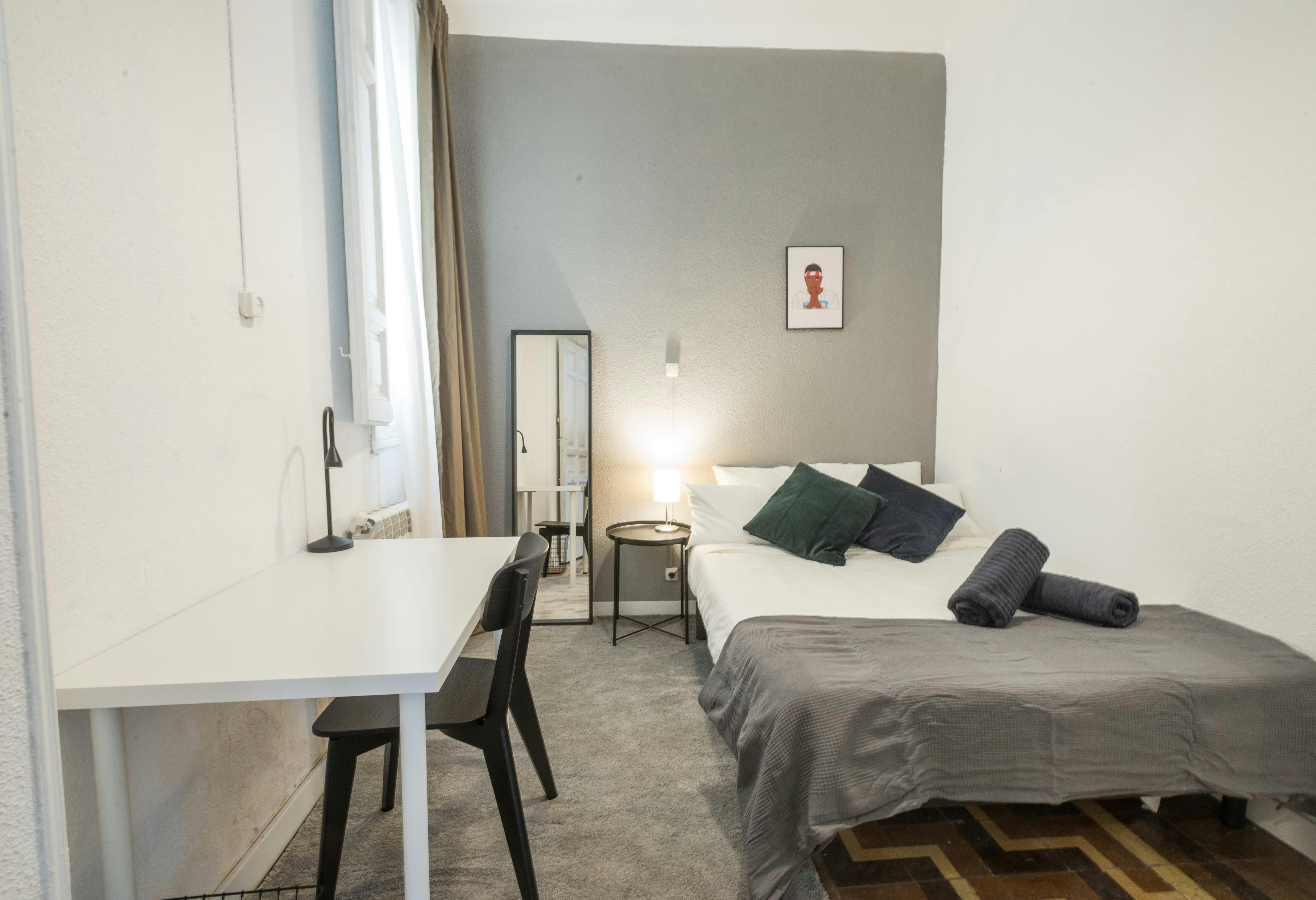 Pokój prywatny do wynajęcia za 625 € miesięcznie w mieście Madrid, Calle de Cedaceros