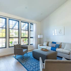 Huis for rent for $6,361 per month in Laguna Hills, Terra Bella Ave
