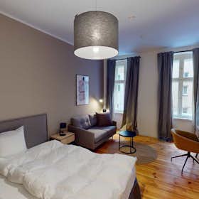 Apartment for rent for €982 per month in Berlin, Okerstraße