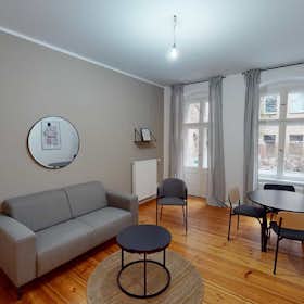 公寓 正在以 €1,095 的月租出租，其位于 Berlin, Okerstraße