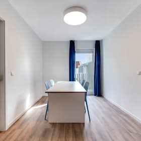 Pokój prywatny do wynajęcia za 624 € miesięcznie w mieście Berlin, Rathenaustraße