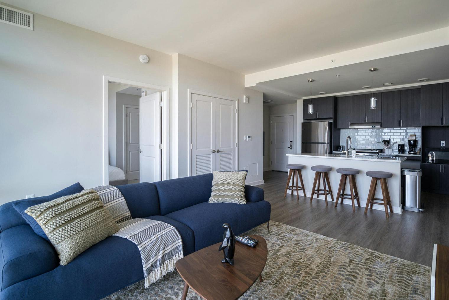 Apartamento en alquiler por $5,070 al mes en McLean, Birdwood Avenue