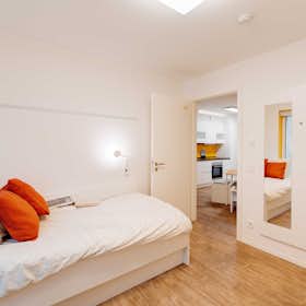 WG-Zimmer for rent for 625 € per month in Berlin, Ostendstraße