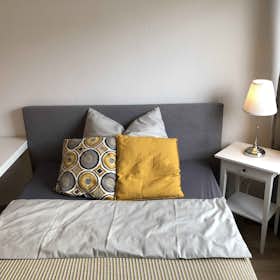 Private room for rent for €720 per month in Stuttgart, Wangener Straße
