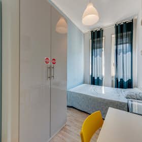 Private room for rent for €850 per month in Milan, Corso di Porta Romana