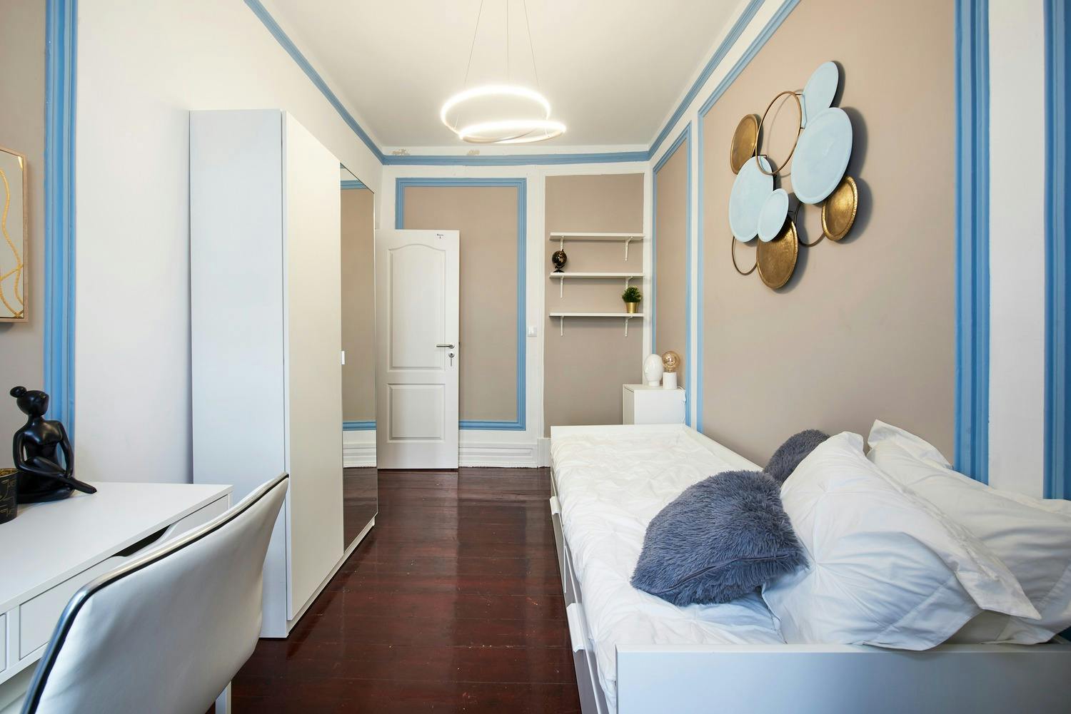 Rua Gomes Freire, Lisbon preview