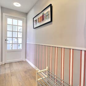 Apartment for rent for €2,700 per month in Paris, Rue Geoffroy Saint-Hilaire