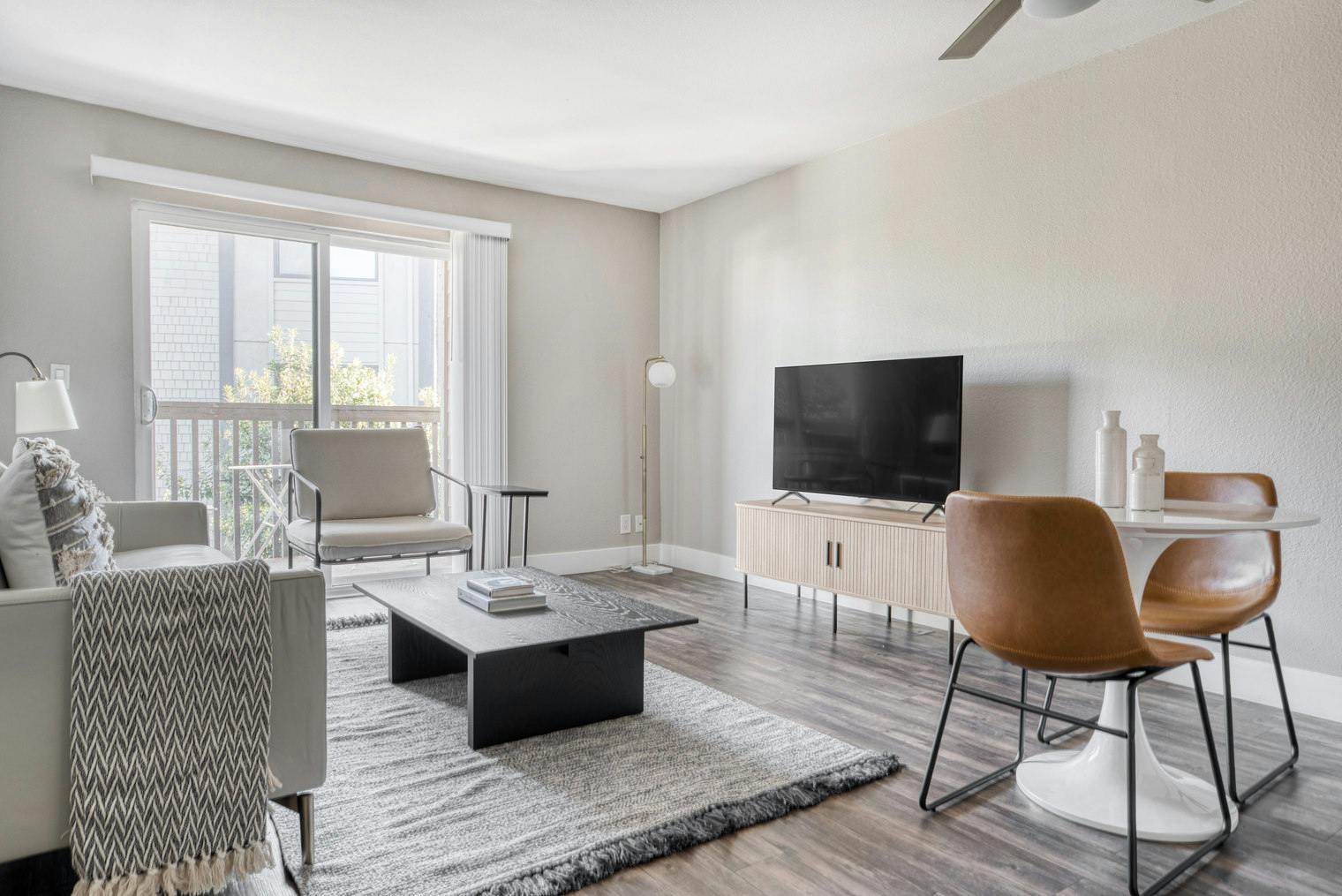 Mieszkanie do wynajęcia za $4,619 miesięcznie w mieście Foster City, Edgewater Blvd