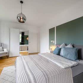 Отдельная комната сдается в аренду за 837 € в месяц в Stuttgart, Albert-Schäffle-Straße