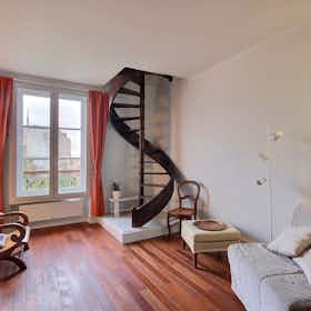 Apartment for rent for €1,512 per month in Paris, Rue des Gardes