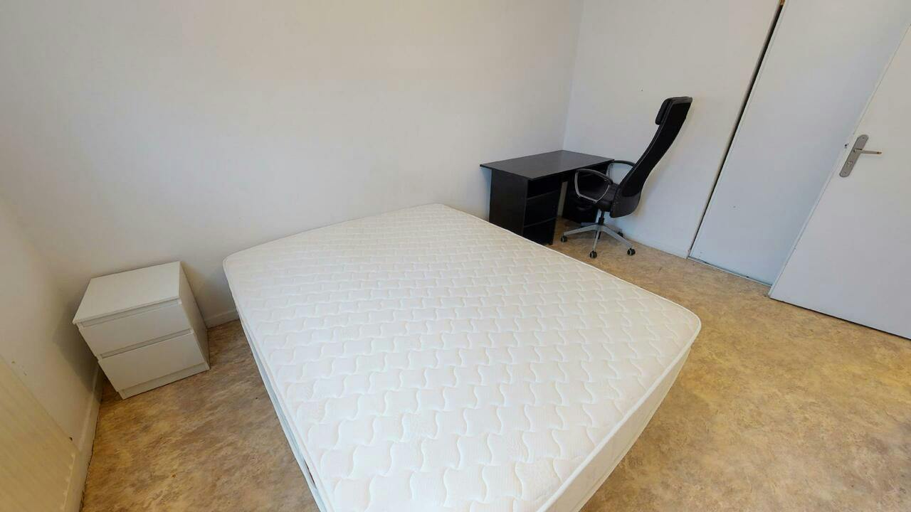 Private room for rent on Rue Anatole de la Forge, Lille - Vue 3
