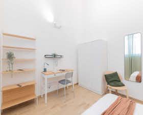 Pokój prywatny do wynajęcia za 490 € miesięcznie w mieście Turin, Via La Loggia