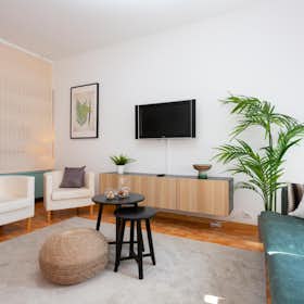 Apartment for rent for €1,750 per month in Barcelona, Avinguda de la Mare de Déu de Montserrat