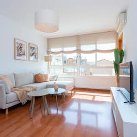 Apartment for rent for €2,100 per month in Barcelona, Gran Via de les Corts Catalanes