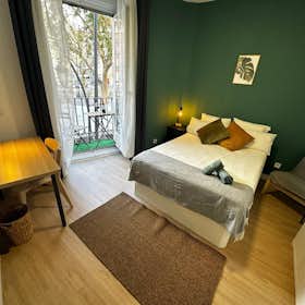 Private room for rent for €695 per month in Madrid, Plaza de Tirso de Molina