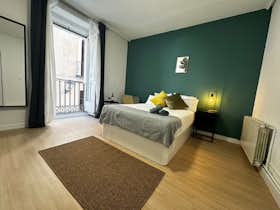 Private room for rent for €800 per month in Madrid, Plaza de Tirso de Molina