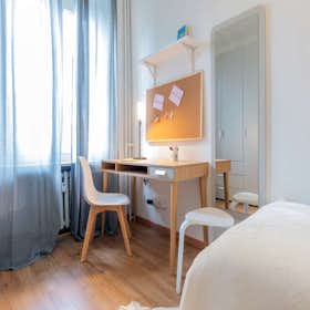 Pokój prywatny do wynajęcia za 495 € miesięcznie w mieście Turin, Via Frejus